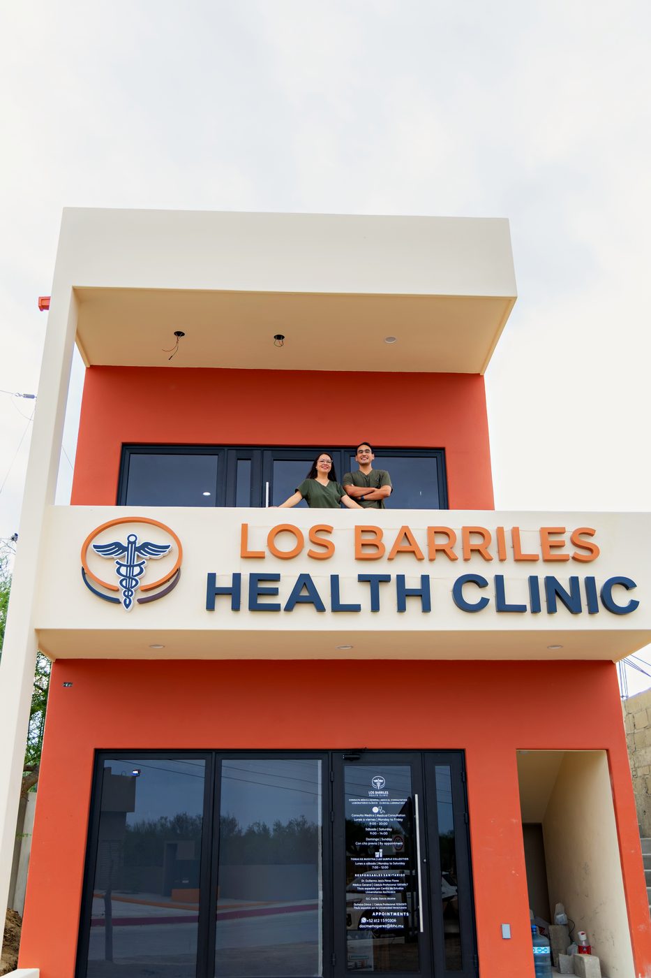 Fachada de Los Barriles Health Clinic en Plaza Elena