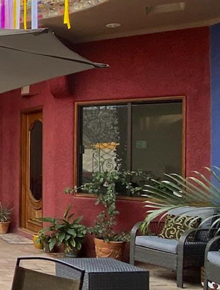 Entrada del Local 4 — consultorio